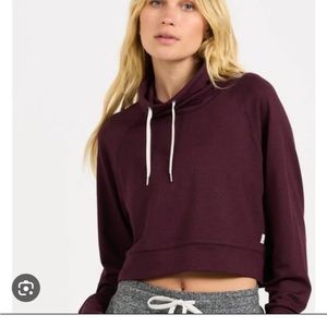 Vuori Halo CropFunnel Neck Sweatshirt Size L.